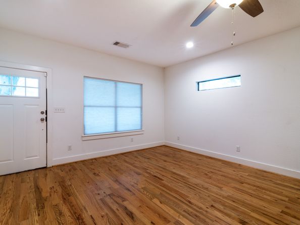 4734 Bell Street, Houston TX 77023