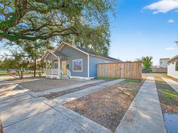 4734 Bell Street, Houston TX 77023