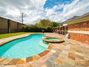 4319 Woodvalley Drive, Houston TX 77096