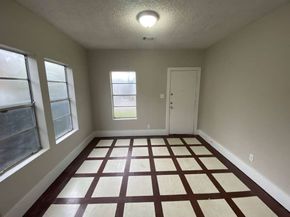 8213 E Erath Street, Houston TX 77012