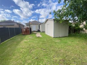 8213 E Erath Street, Houston TX 77012