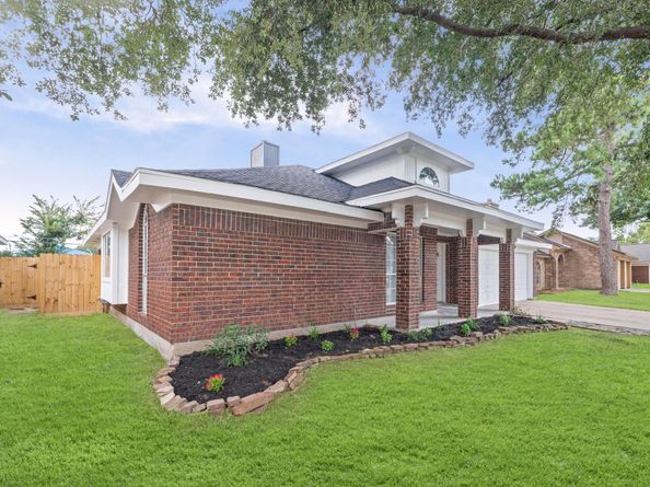 17527 Hamilwood Drive, Houston TX 77095