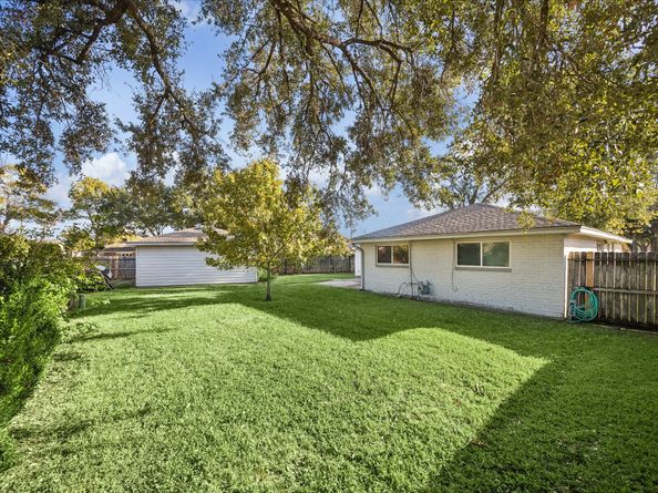 11302 Brook Meadows Lane, Meadows Place TX 77477