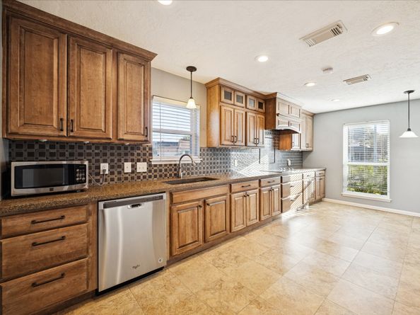 11302 Brook Meadows Lane, Meadows Place TX 77477