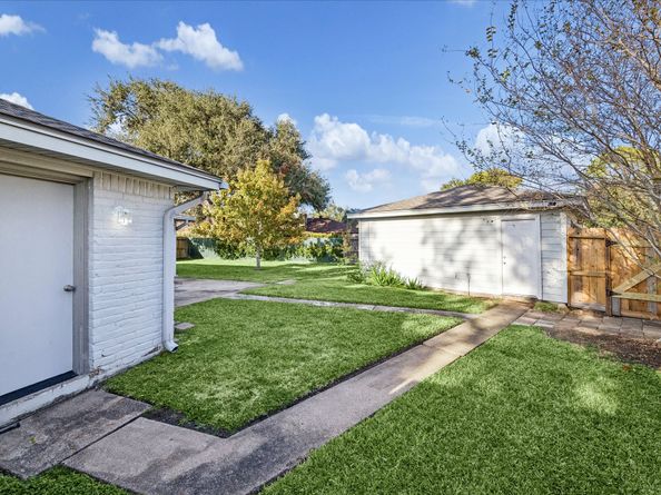 11302 Brook Meadows Lane, Meadows Place TX 77477