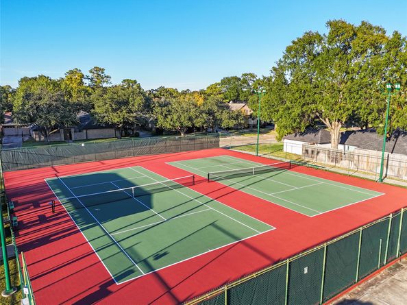 10218 Burgoyne Road, Houston TX 77042