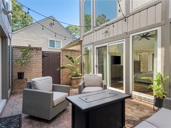 10218 Burgoyne Road, Houston TX 77042