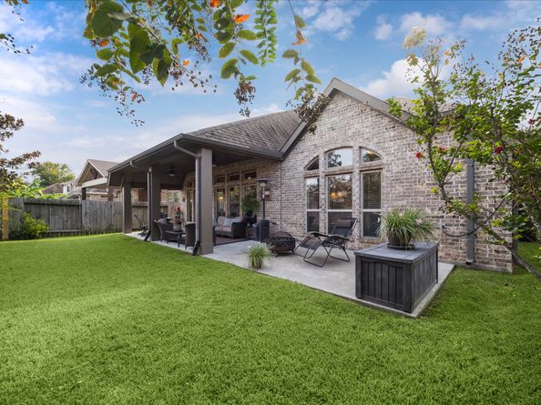 18415 Hounds Lake Drive, New Caney TX 77357