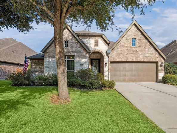 18415 Hounds Lake Drive, New Caney TX 77357