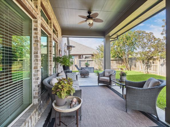 18415 Hounds Lake Drive, New Caney TX 77357