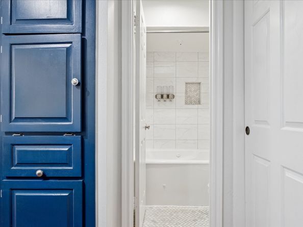 5210 Weslayan Street 303, Houston TX 77005