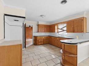 600 E Whitney Street, Houston TX 77022