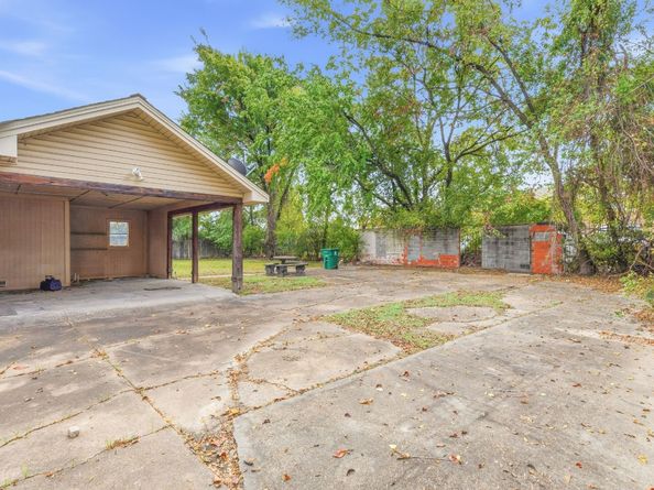 600 E Whitney Street, Houston TX 77022