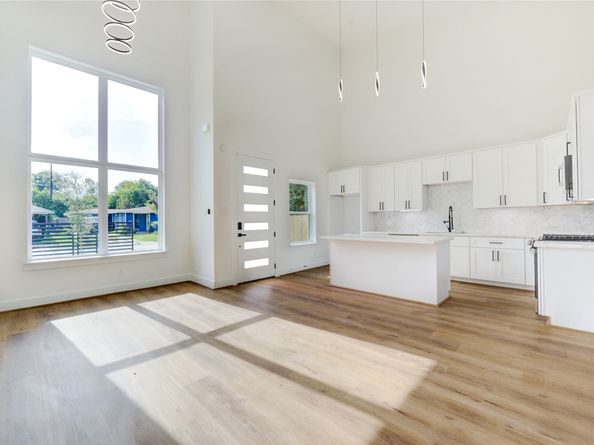 6710 Kassarine Pass, Houston TX 77033