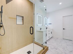 6710 Kassarine Pass, Houston TX 77033