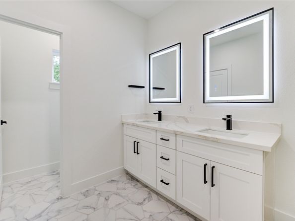 6710 Kassarine Pass, Houston TX 77033