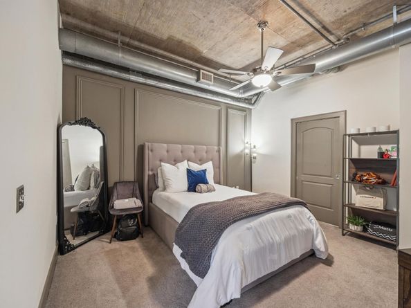 1616 Fountain View Drive 209, Houston TX 77057