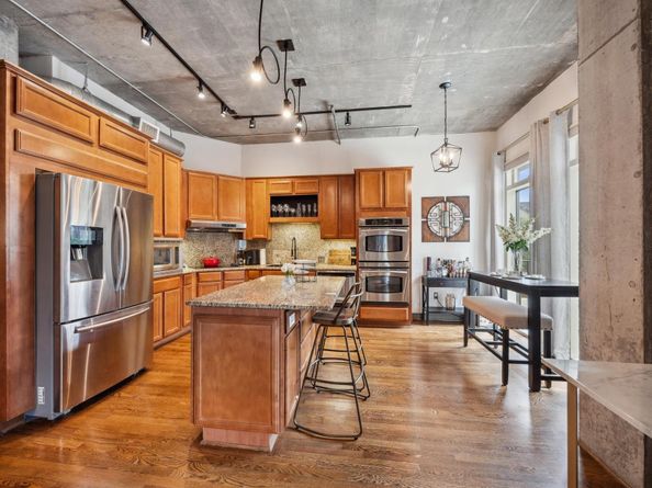 1616 Fountain View Drive 209, Houston TX 77057