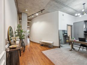 1616 Fountain View Drive 209, Houston TX 77057