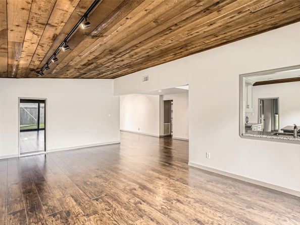 6509 Birdwood Road, Houston TX 77074