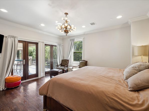 2247 Bartlett Street, Houston TX 77098