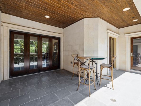 2247 Bartlett Street, Houston TX 77098