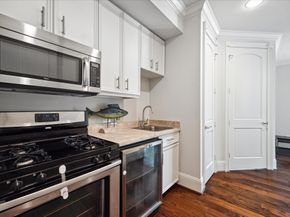 2247 Bartlett Street, Houston TX 77098