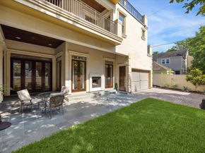 2247 Bartlett Street, Houston TX 77098