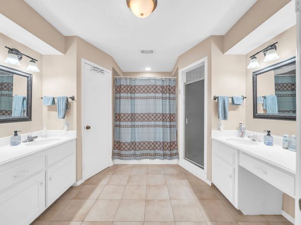 11423 Canyon Trail Drive, Houston TX 77066