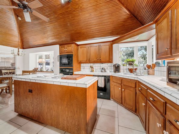 11423 Canyon Trail Drive, Houston TX 77066