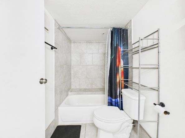 2814 S Bartell Drive 32, Houston TX 77054