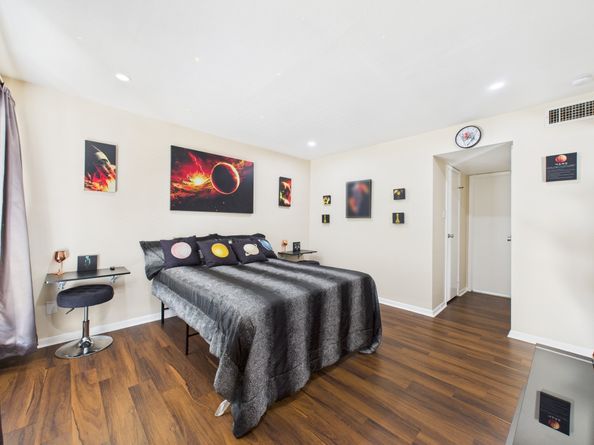 2814 S Bartell Drive 32, Houston TX 77054