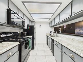 2814 S Bartell Drive 32, Houston TX 77054