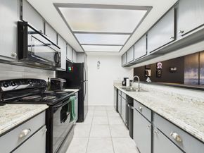 2814 S Bartell Drive 32, Houston TX 77054