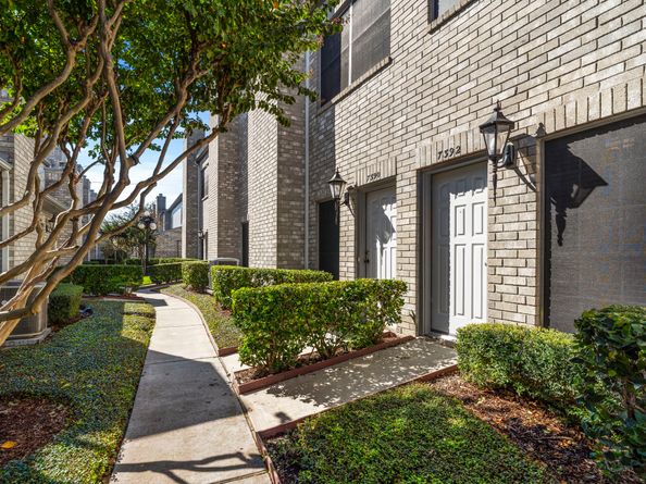7392 Regency Square Court 7392, Houston TX 77036