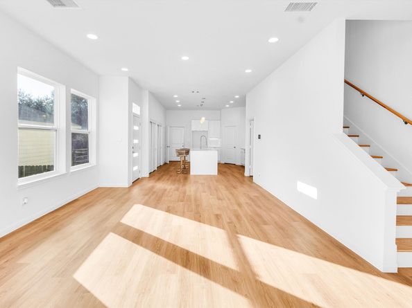 5325 Rue Street, Houston TX 77033