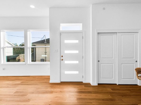 5325 Rue Street, Houston TX 77033