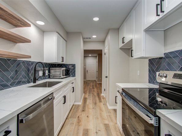 1147 Country Place Drive, Houston TX 77079