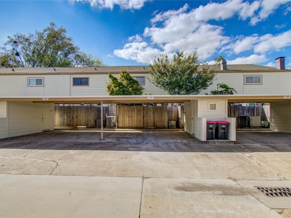 1147 Country Place Drive, Houston TX 77079