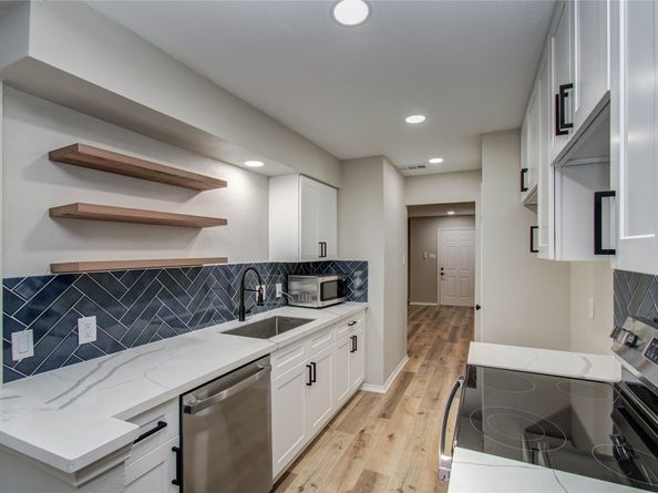 1147 Country Place Drive, Houston TX 77079