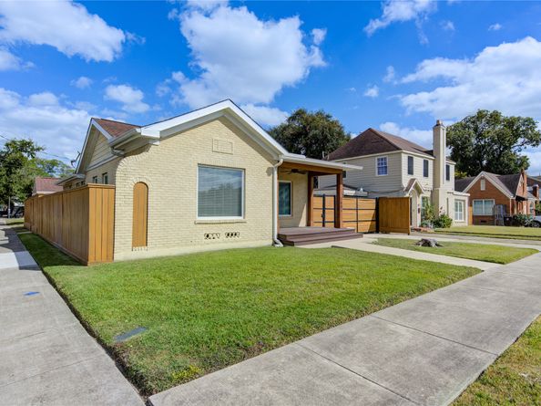 2401 Eagle Street, Houston TX 77004