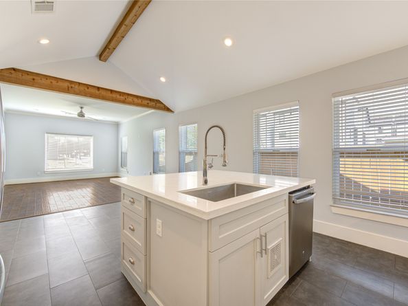 2401 Eagle Street, Houston TX 77004