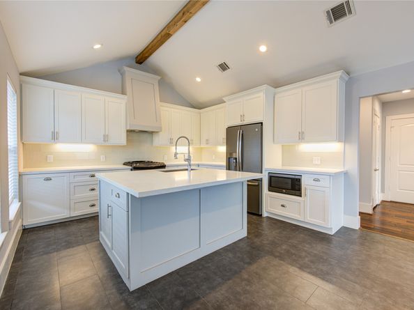 2401 Eagle Street, Houston TX 77004