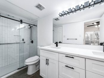 3900 Woodchase Dr Drive