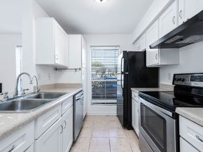 3900 Woodchase Dr Drive 137, Houston TX 77042