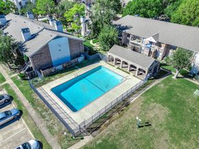 3900 Woodchase Dr Drive 137, Houston TX 77042