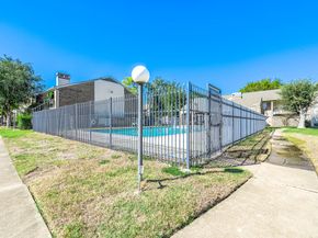 3900 Woodchase Dr Drive 137, Houston TX 77042