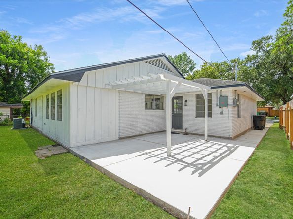 9931 Kittrell Street, Houston TX 77034