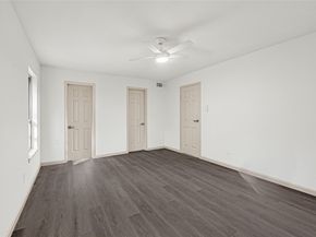 7 S Cypress Pine Drive, Spring TX 77381