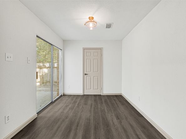 7 S Cypress Pine Drive, Spring TX 77381